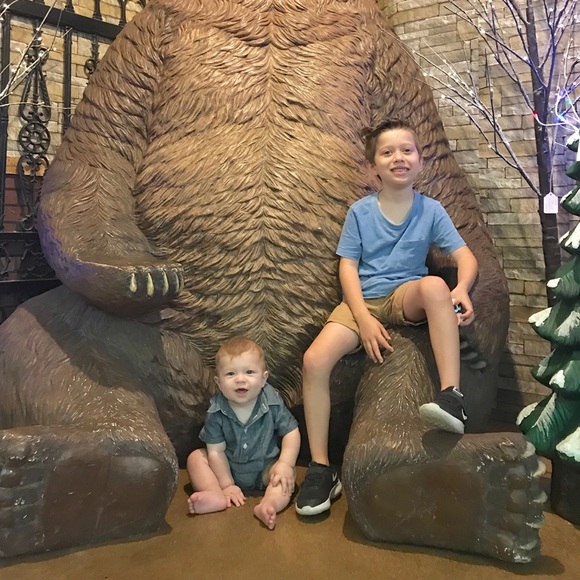 Meet your seller and buyer .. Nela🎀👛👓💄💍💕☕ - Picture 6 of 8